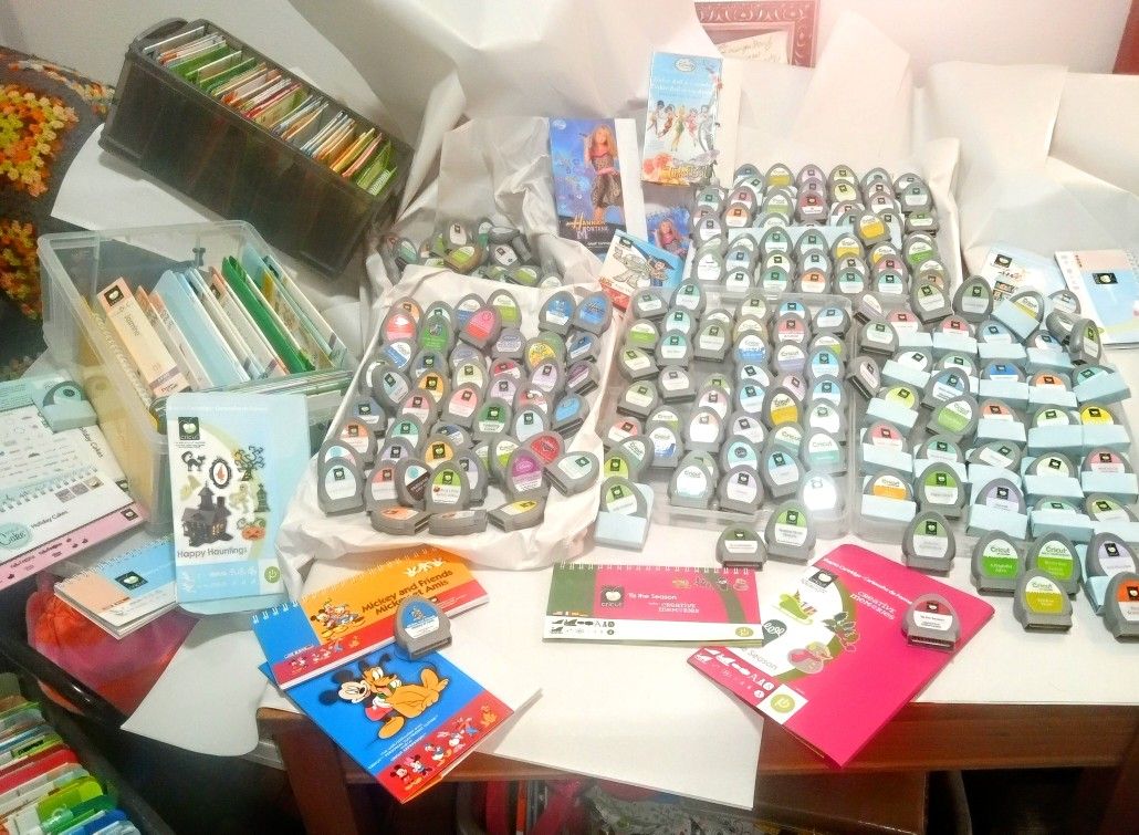 CRICUT Vintage DIY 2008-2012 Art Cartridges - Lot Of 238