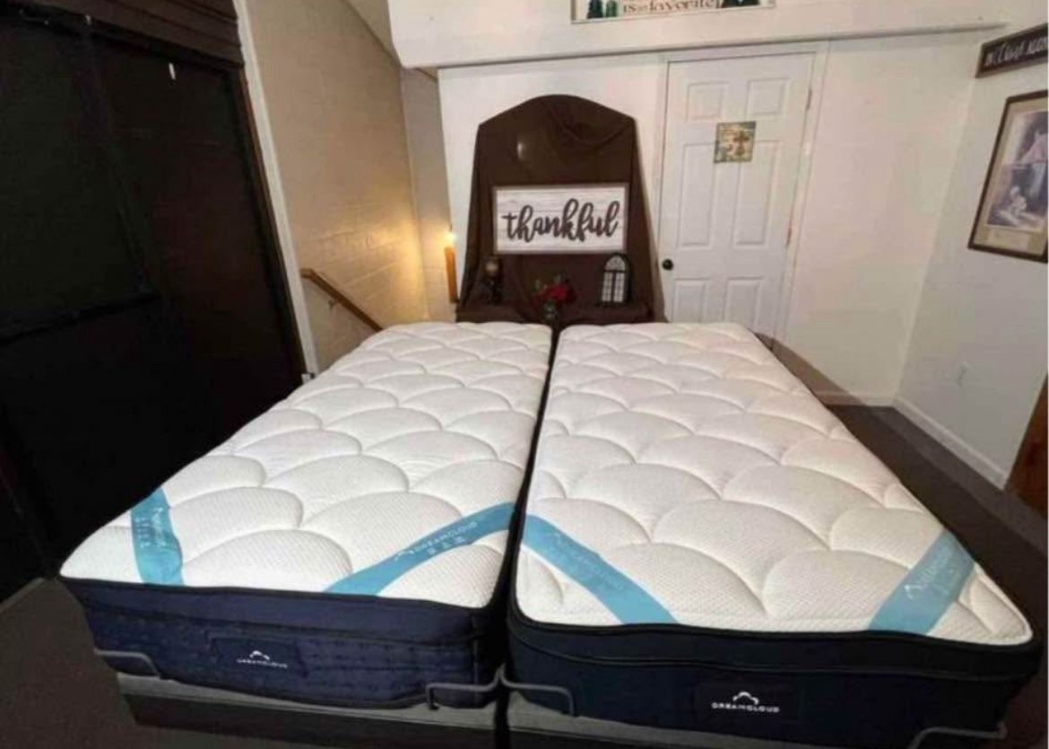 Dreamcloud Premier Split King Mattresses w/ Adjustable Base 