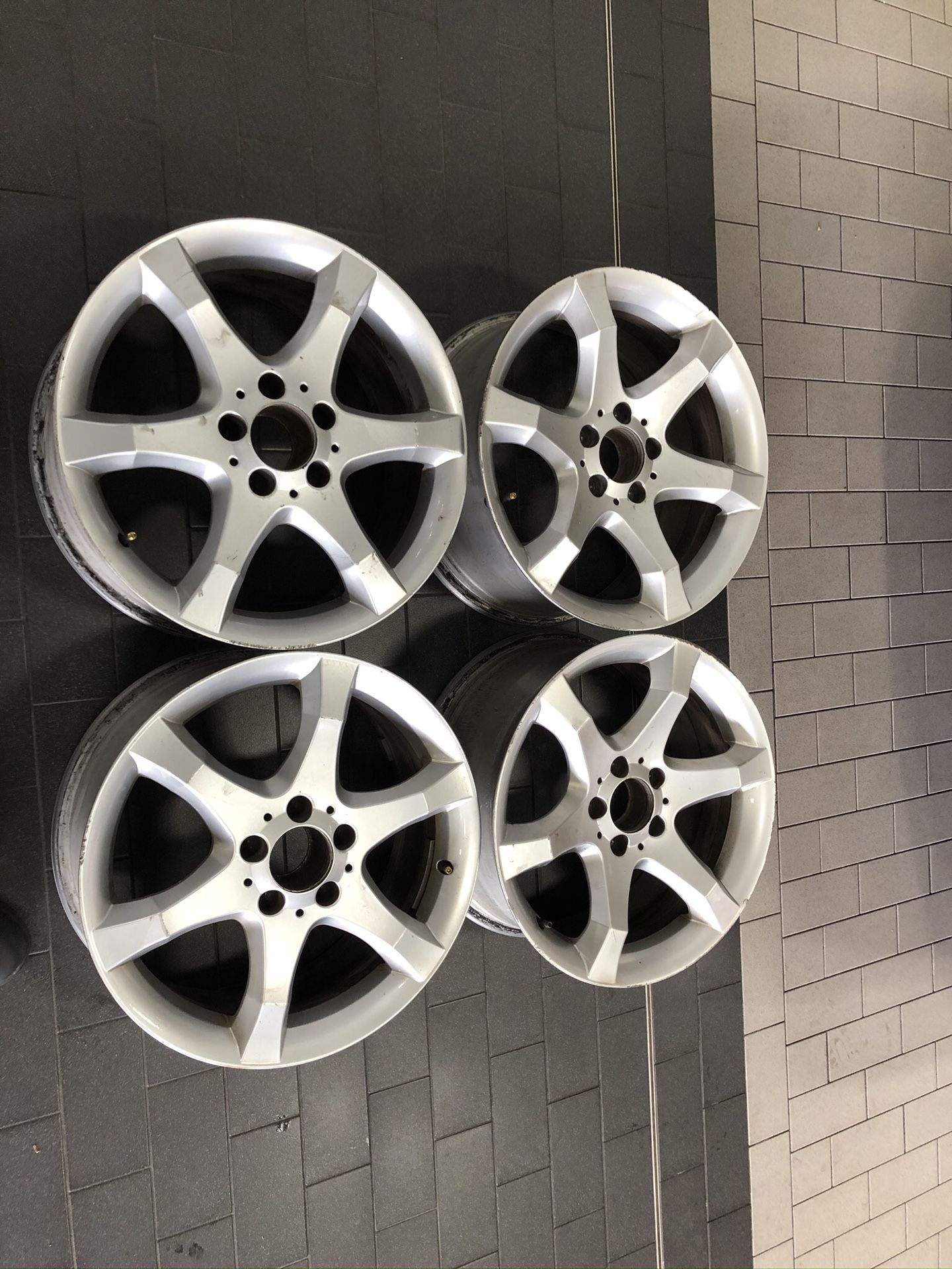 Mercedes-Benz rims set