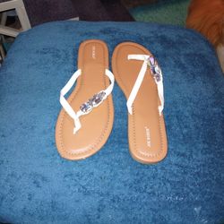 Women's Joe Boxes Flip Flops White With Bling On The Side..Size Is 11