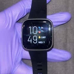 Fitbit Versa 2 Activity Tracker Black Heart Rate Monitor with Charger