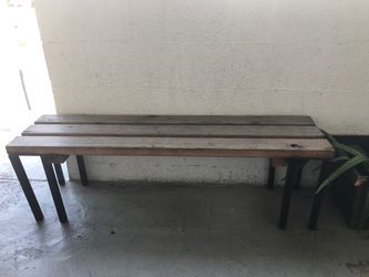 Banca para patio o jardÃn no está cuarteada solo nesesita barnizar