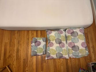 Free Clean Queen Size mattress and Duvet Cover Set