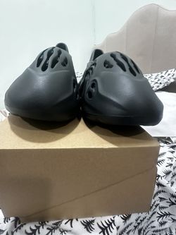 Yezzy Foam Runners