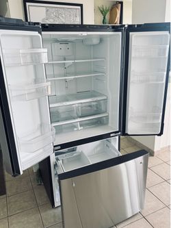 Moving! Refrigerator must go! French Door Stainless Steel