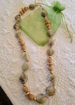 Vintage Napier  Marbled Stone & Gold Tone Neclace