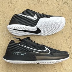 New Nike Zoom Vapor 11 clay tennis court shoes Men’s 7, Youth 7y, Women’s 8.5
