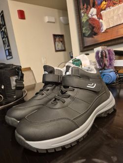 New Men Shoe Size 12