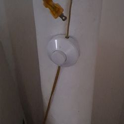 FREE PILAR LAMP  5"9 X 1