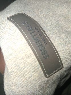 Essential hoodie