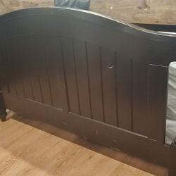 Dark Wood Queen Size Bedroom Set
