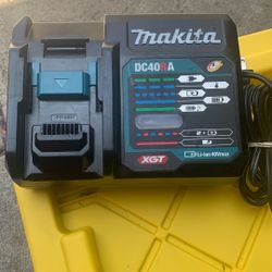Makita Charger 