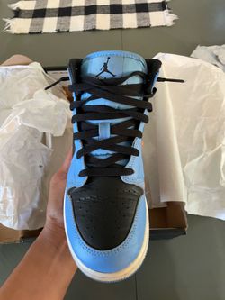 Air Jordan 1 Mid University Blue/Black