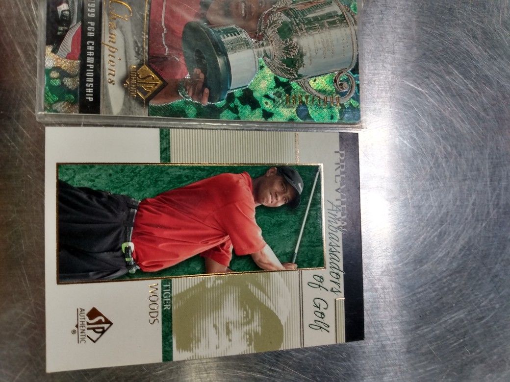 Tiger woods cards lot off 2