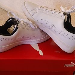 Women's Athletic Shoes