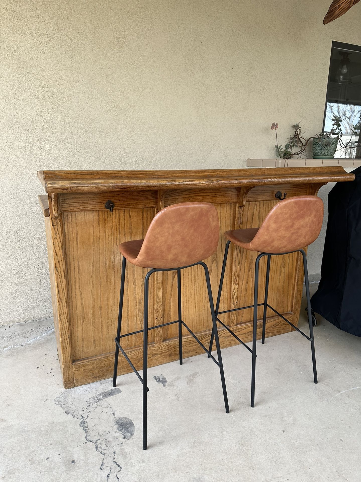 Indoor / Outdoor bar