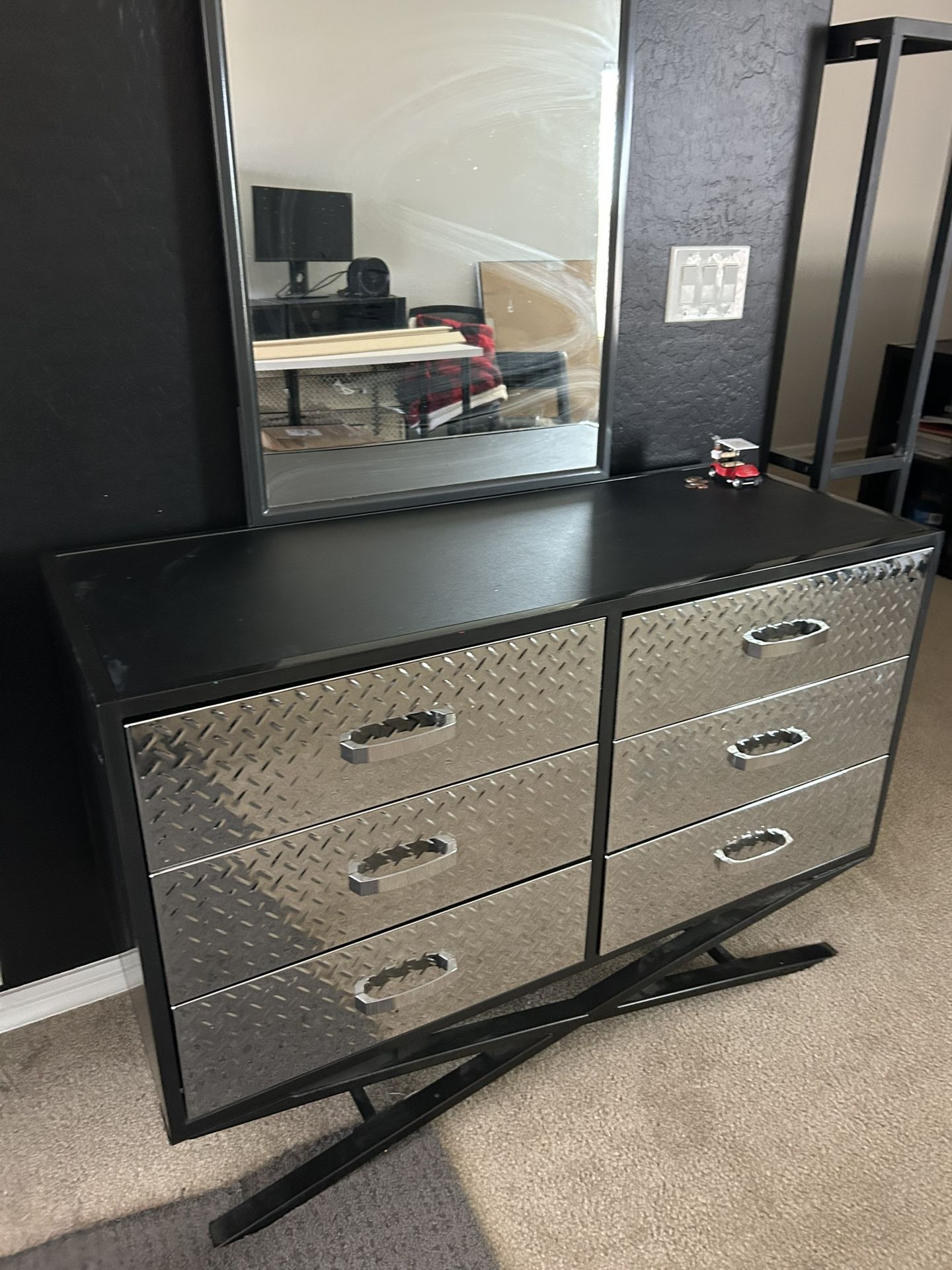 6 drawer dresser with mirror attachment
