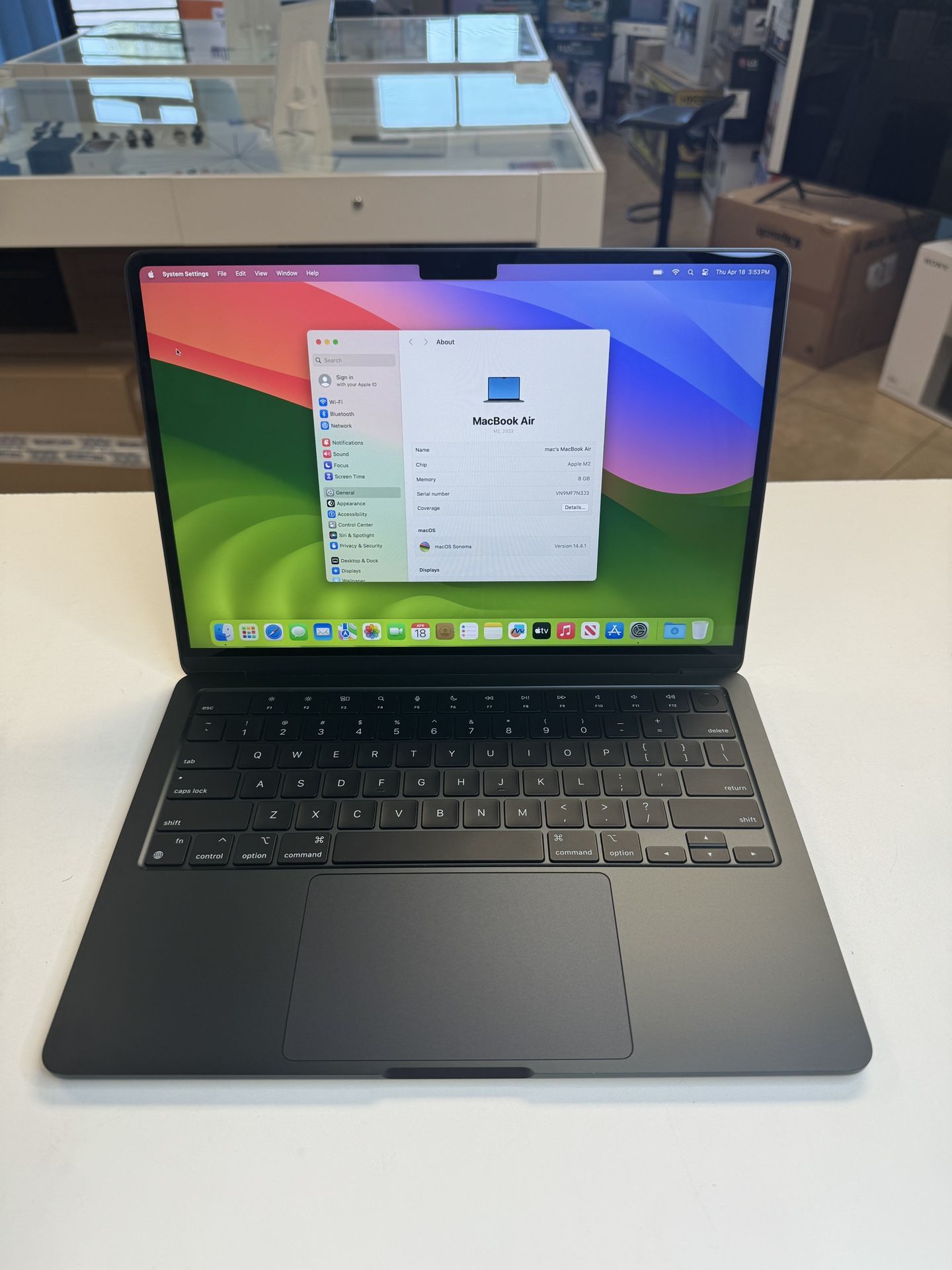 MacBook Air M2 2022 Model Midnight Color like new / Finance Available