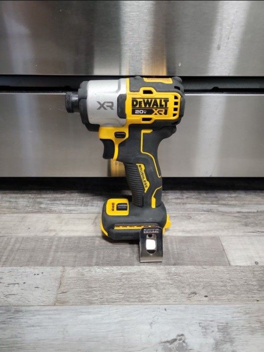 DEWALT 20V XR BRUSHLESS IMPACT DRIVER WITH SPEED CONTROL PERFECT CONDITION