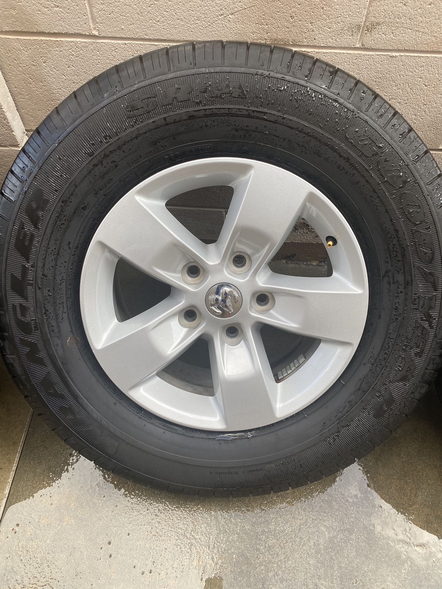 Wrangler 265/70/R17 tires and wheels. 2019 10,000 mi