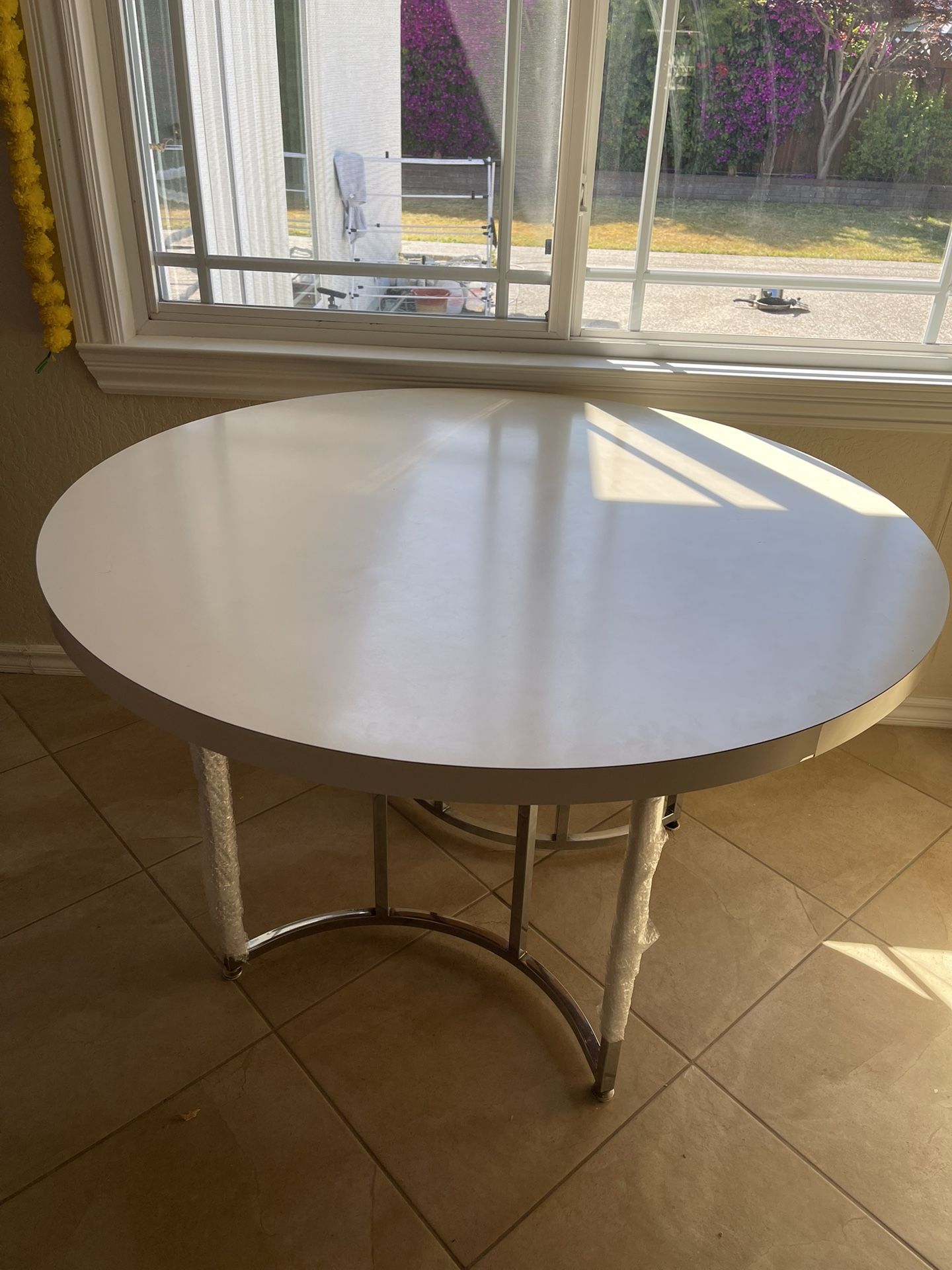 Dining Table - Round Or Circular