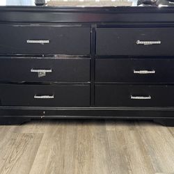 Free Black Dresser with six drawers.