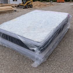 🚚BRAND NEW QUEEN SET $219