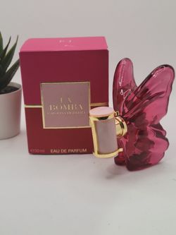 Carolina Herrera
 
La Bomba Eau de Parfum

1 fl ⭐️