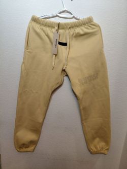 Fear of God Essentials Men's Cream/Tan (Light Yellow) Jogger Sweatpants Medium