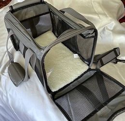 Extended pet carrier