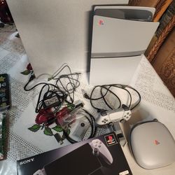 Playstation 5 Pro Bundle 30th Anniversary 