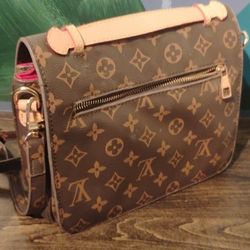 Louisa Vuitton Pochette Metis