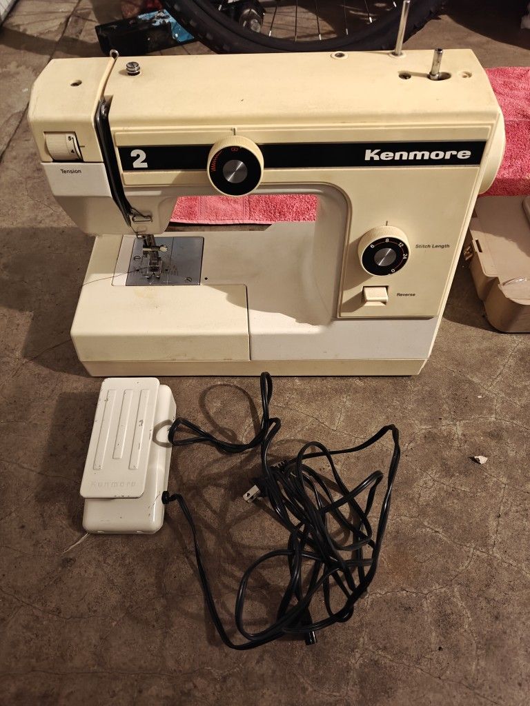 Vintage Kenmore Sewing Machine (contact info removed)180 w/ pedal