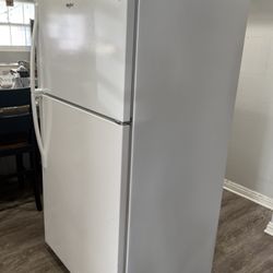 Whirlpool 33 Inch Wide Top Freezer Refrigerator 20 Ft.³ White