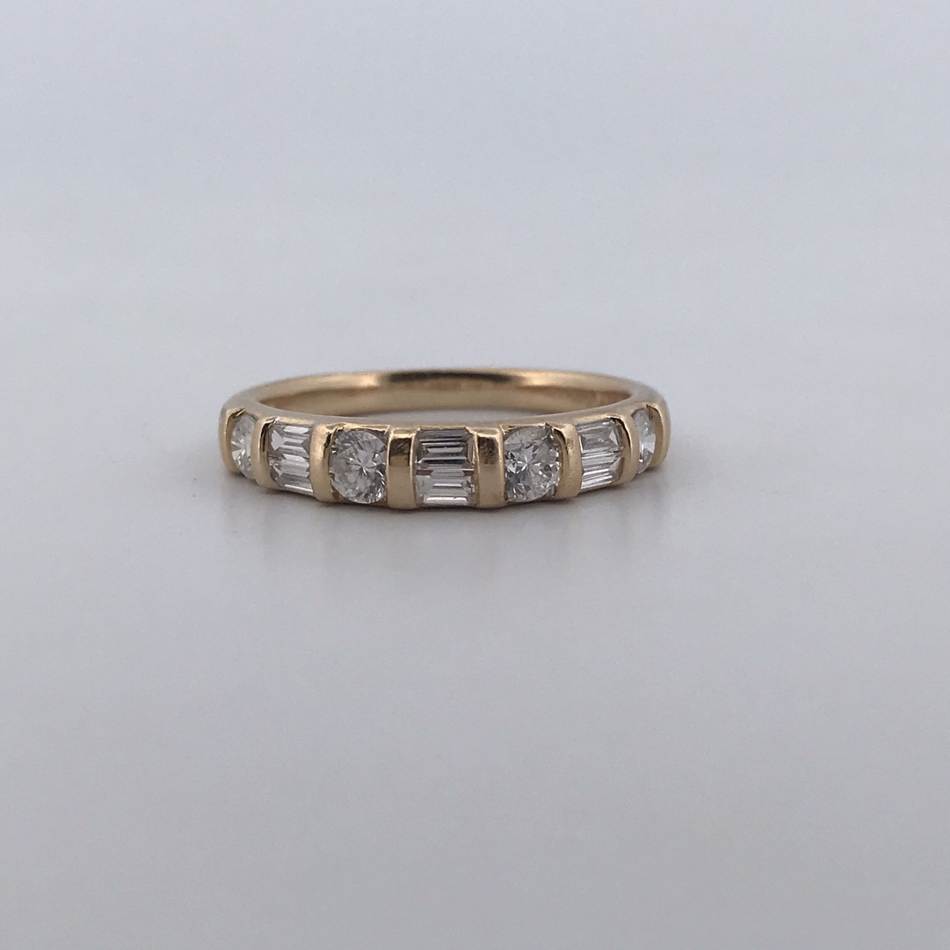 14k Yellow Gold 0.68ct Diamond ring band size 7.5