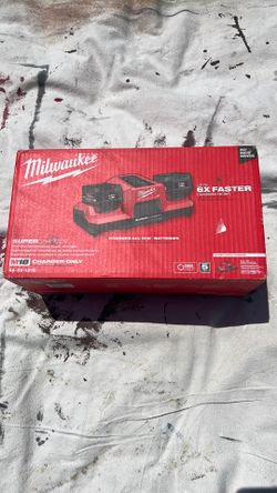 Milwaukee  Super. Charger Dual  bay simultaneous   Model  48-59-1815