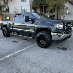 GMC SIERRA ELEVATION 4X4.     CLEAN TITLE   BY OWNER 