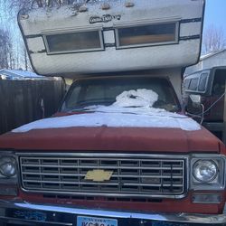 Chevy 70s Camper Golden Eagle Couch 