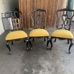Rústicas 3 Sillas 🪑 Recién Tapizadas Casi Nuevas 