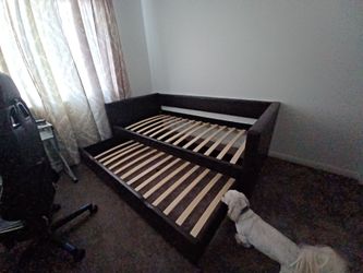 Twin size day bed