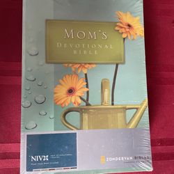 New Mom’s Devotional Bible 