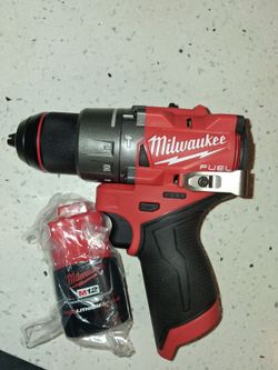 Milwaukee m12 fuel Hammer drill