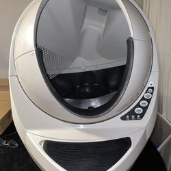 NEW LITTER ROBOT 3 CONNECT AND FREE CERAMIC WATER FOUNTAIN