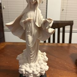 Giuseppe Armani “Madonna of Medjugorje” Figurine – New in Box