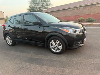 Nissan kicks sv