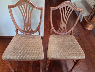 Set of 2 Shield Back Dining Chairs