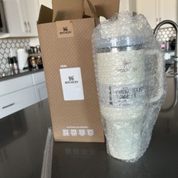 40oz Cream Stanley Tumbler