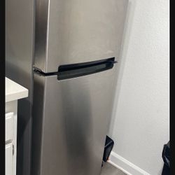 Kenmore Refrigerator 