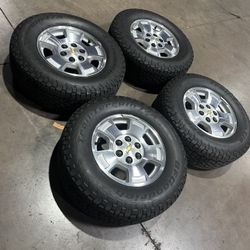 Oem wheels 17” tires BFG trailTerain A/T 265/70R17 verry good condition