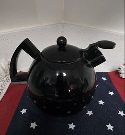 Black Enamel Teapot with Lid